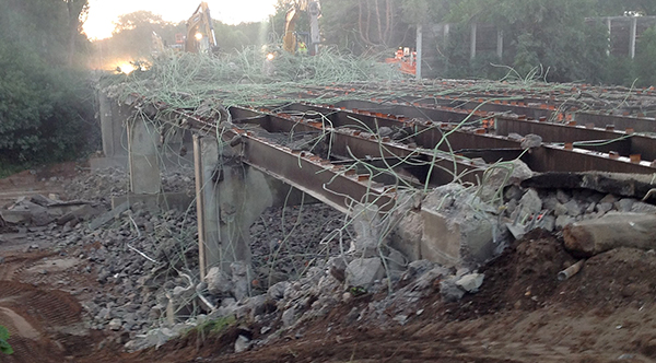 Photo of 86th Street bridge.